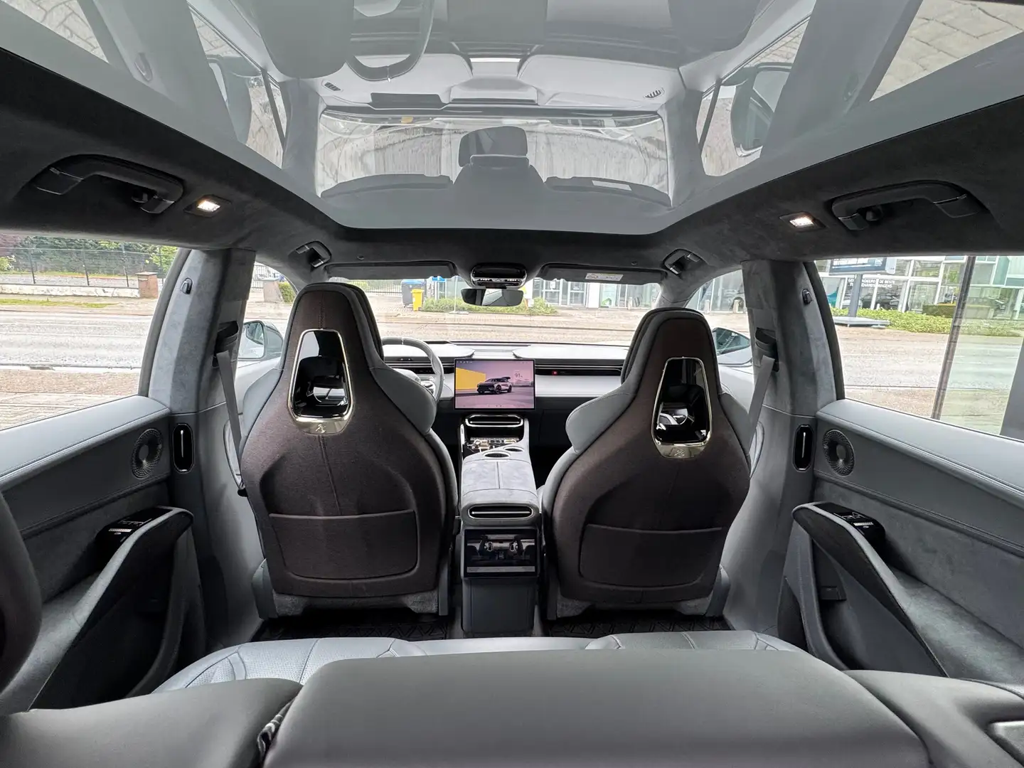 2023 Lotus Eletre, grau, 52.556 km, Belgien — Foto 12 z 12