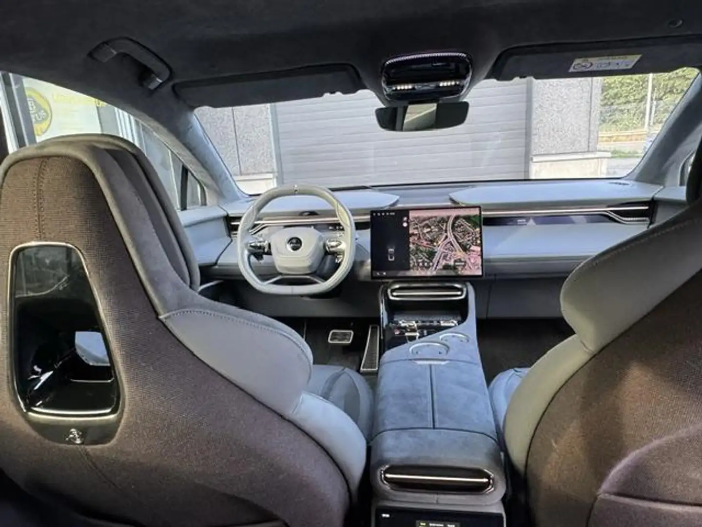 2023 Lotus Eletre, 5.735 km, Belgien — Foto 10 z 12