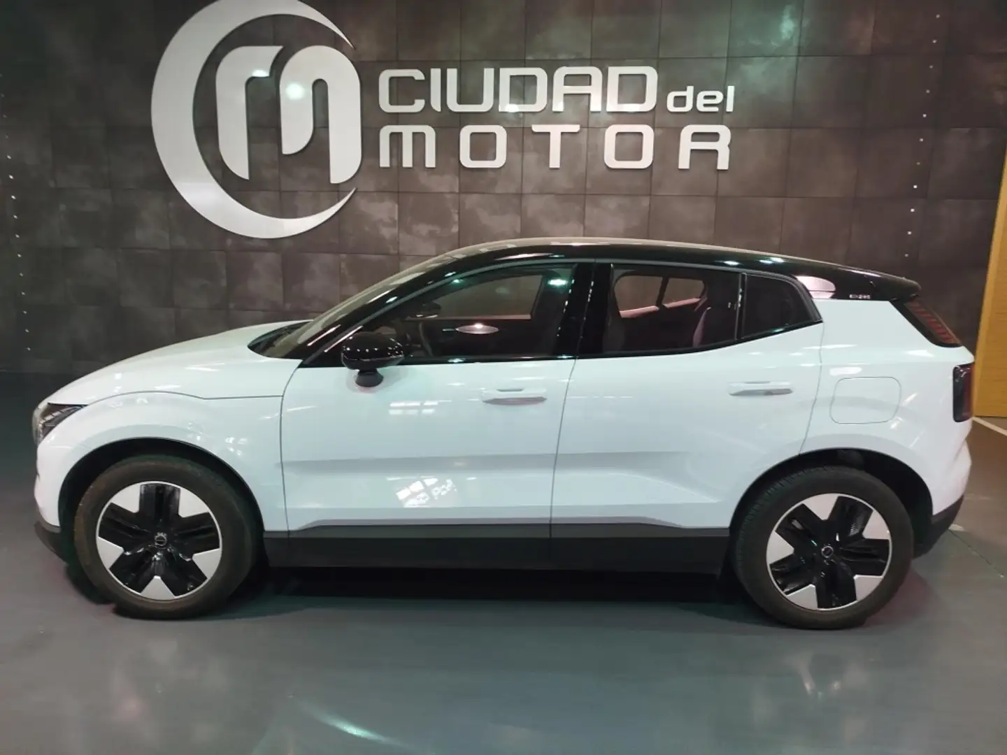 2024 Volvo EX30, 10.000 km, Španělsko — Foto 1
