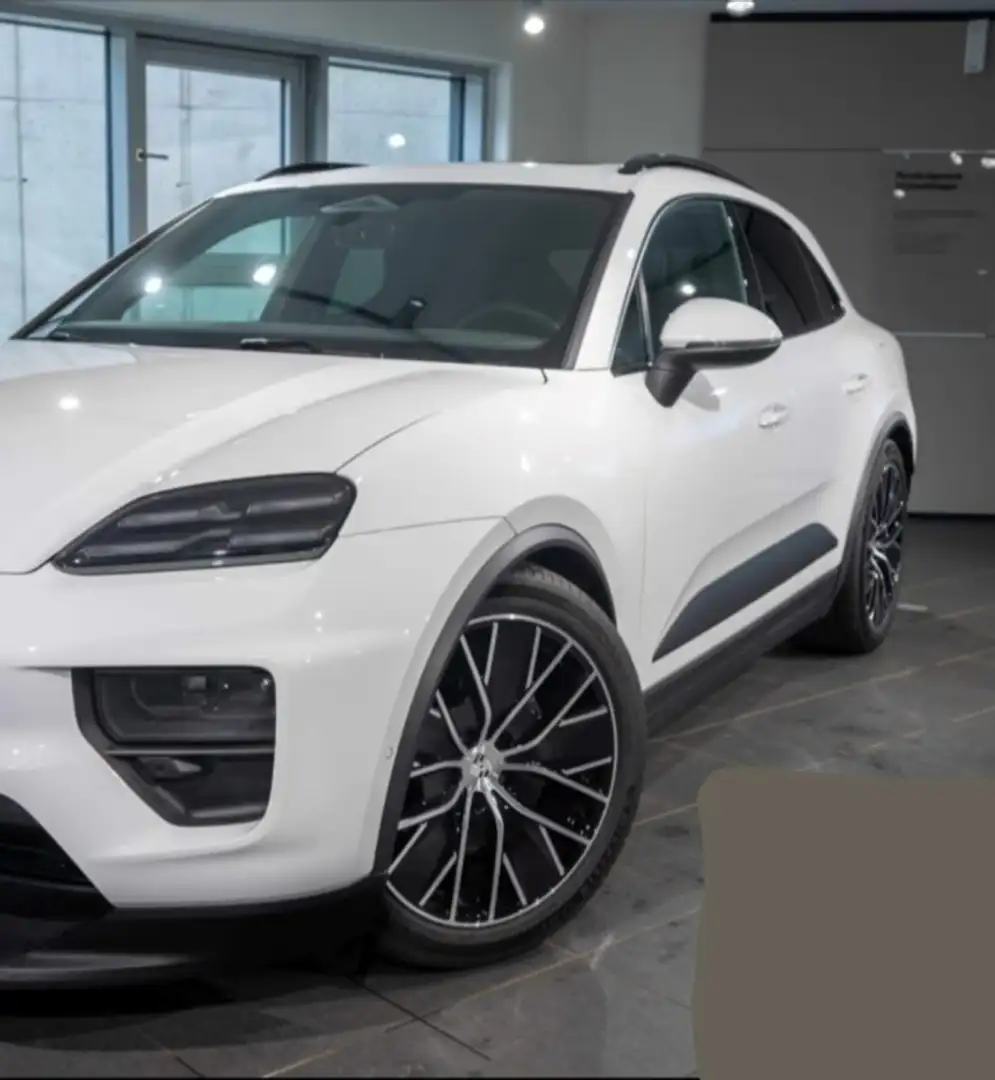 2025 Porsche Macan, 37.366 km, Španělsko — Foto 1