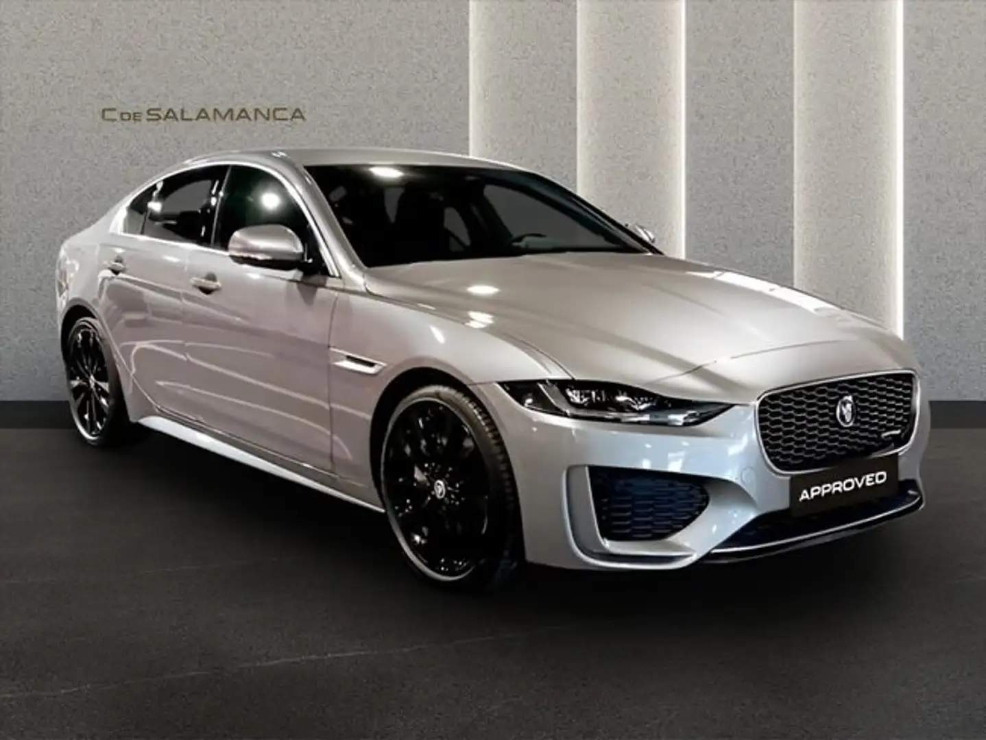 2024 Jaguar XE, 25.000 km, Španělsko — Foto 2 z 12