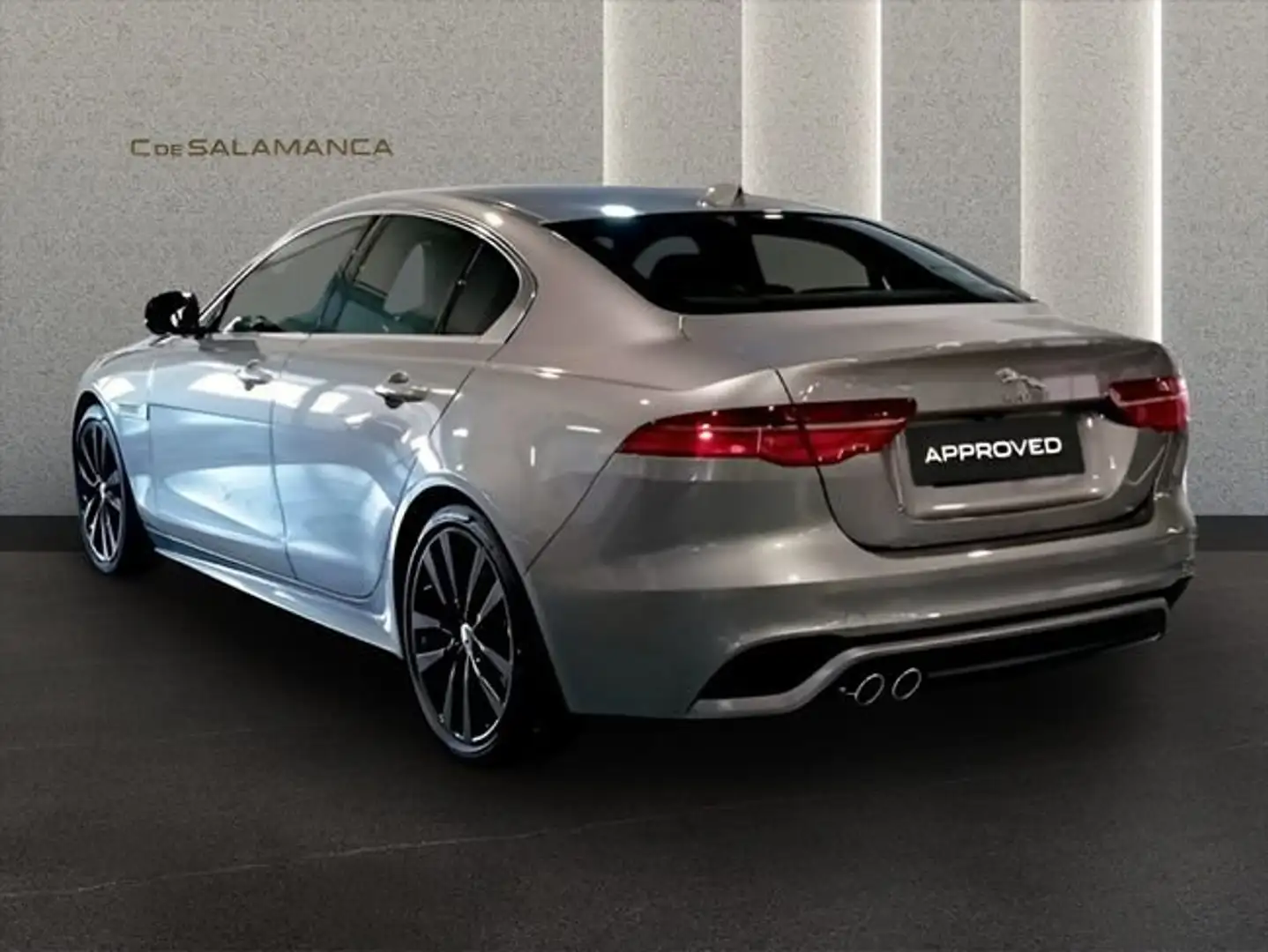 2024 Jaguar XE, 25.000 km, Španělsko — Foto 3 z 12