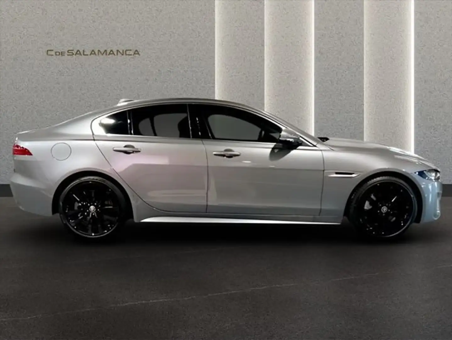 2024 Jaguar XE, 25.000 km, Španělsko — Foto 4 z 12