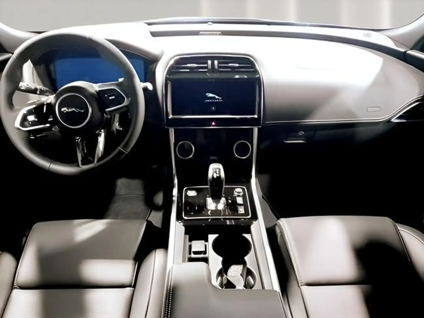 2024 Jaguar XE, 47.500 km, Španělsko — Foto 7 z 12