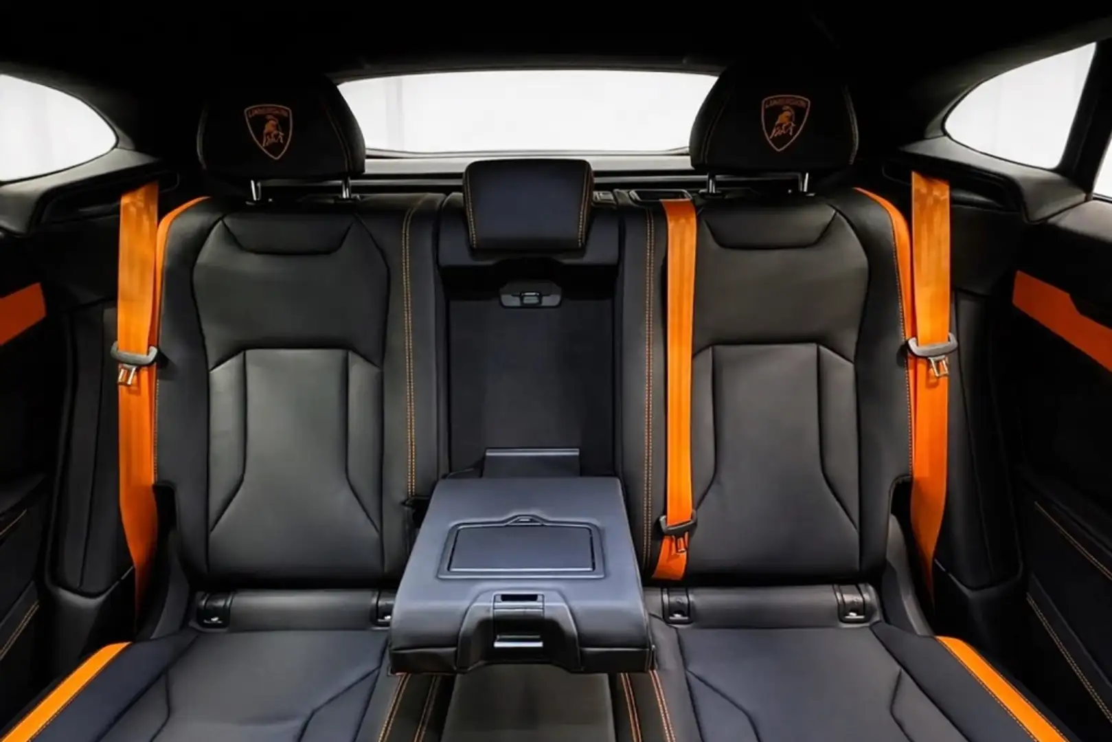 2026 Lamborghini Urus, 200 km, Spanien — Foto 8 z 9