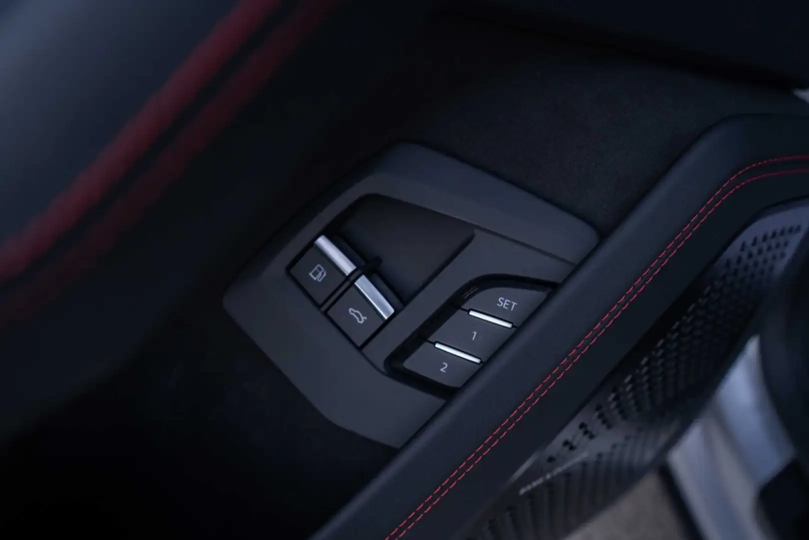 2025 Lamborghini Urus, 3.175 km, Spanien — Foto 11 z 12