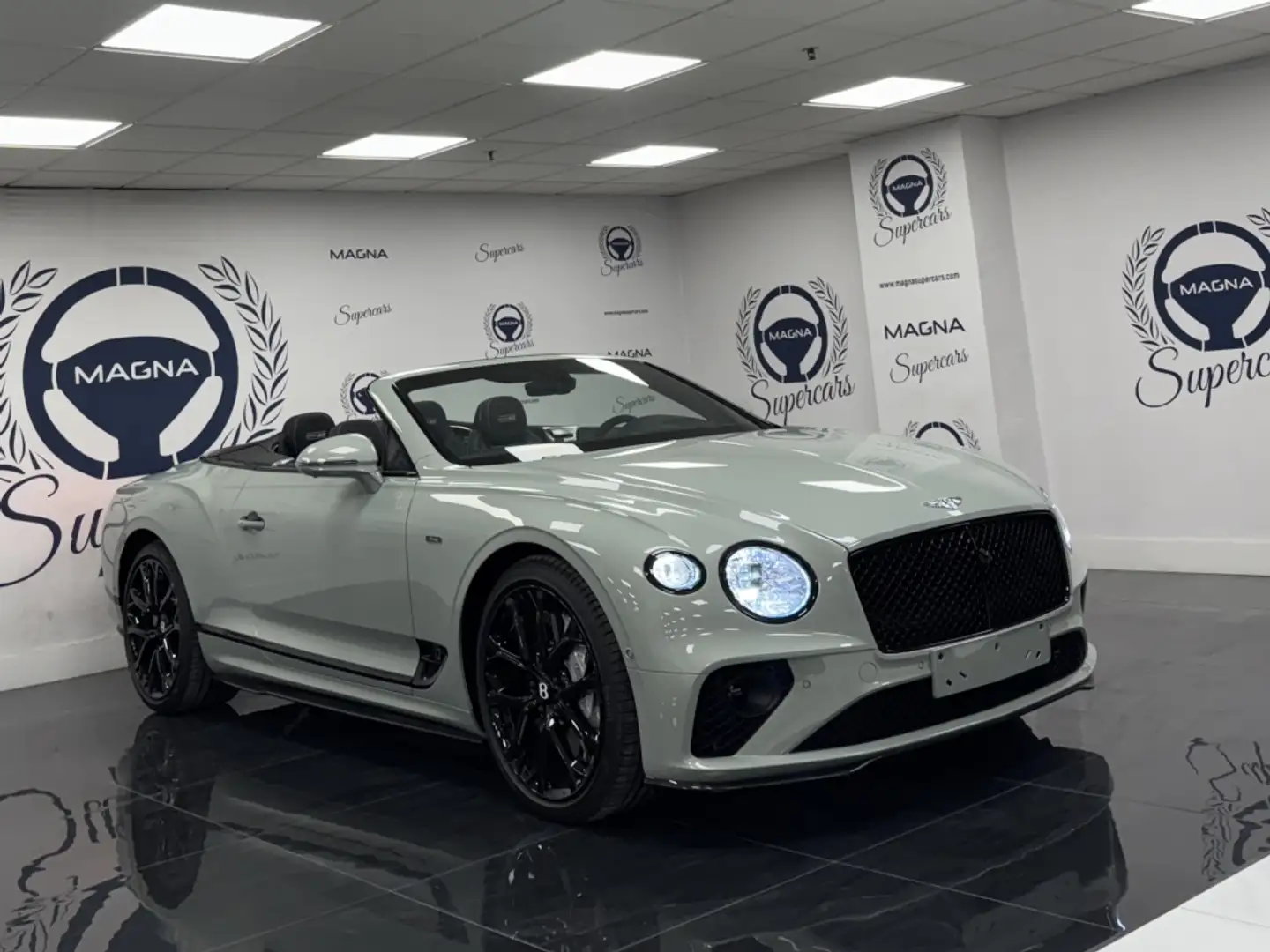 2024 Bentley Continental, 300 km, Spanien — Foto 1