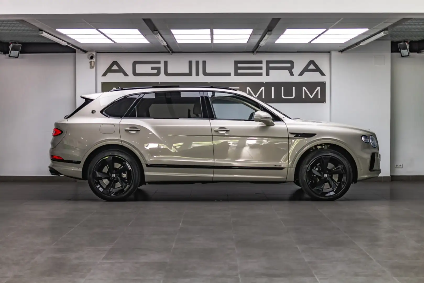 2025 Bentley Bentayga, 5.539 km, Spanien — Foto 2 z 12
