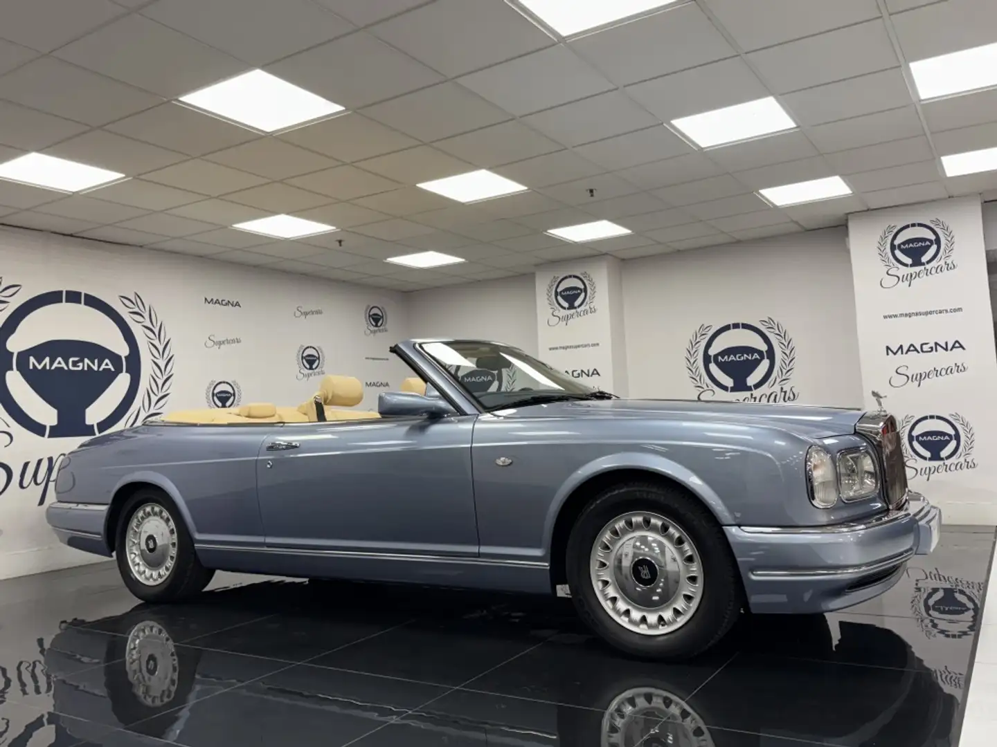 2000 Rolls-Royce Corniche, 31.000 km, Spanien — Foto 2 z 12