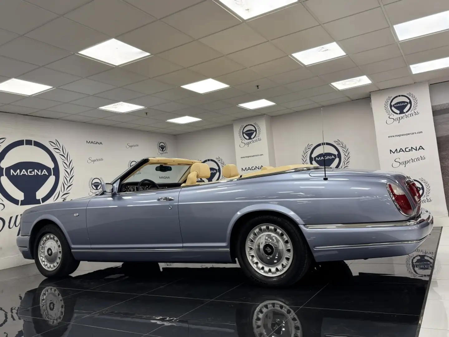 2000 Rolls-Royce Corniche, 31.000 km, Spanien — Foto 3 z 12