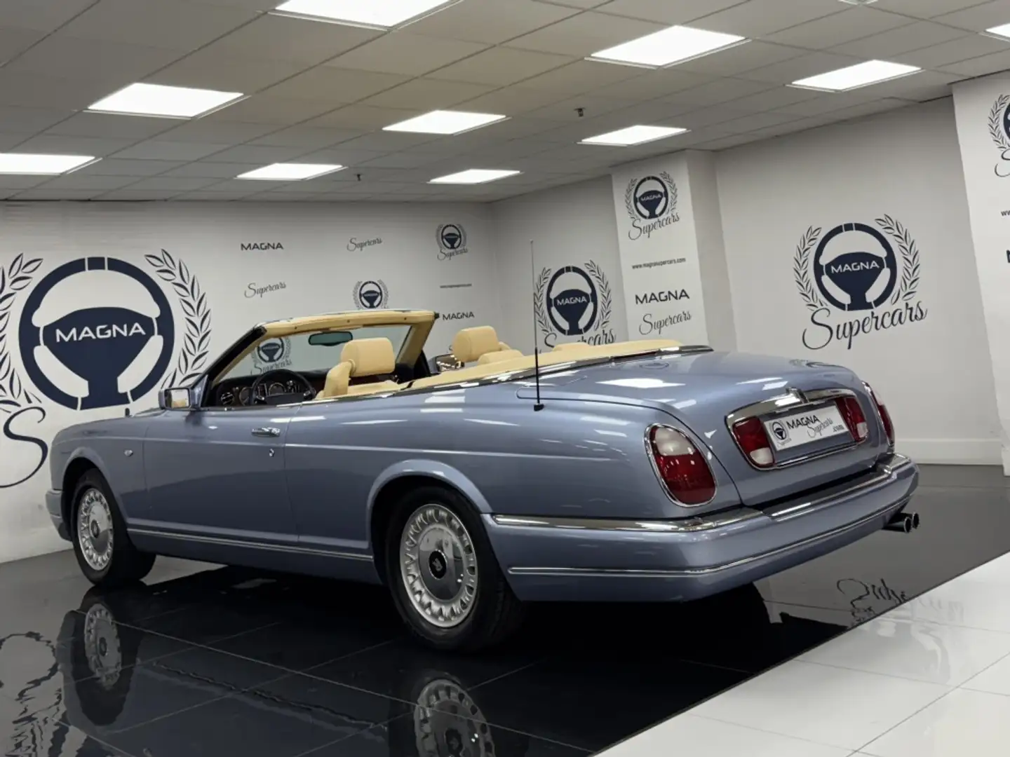 2000 Rolls-Royce Corniche, 31.000 km, Spanien — Foto 4 z 12