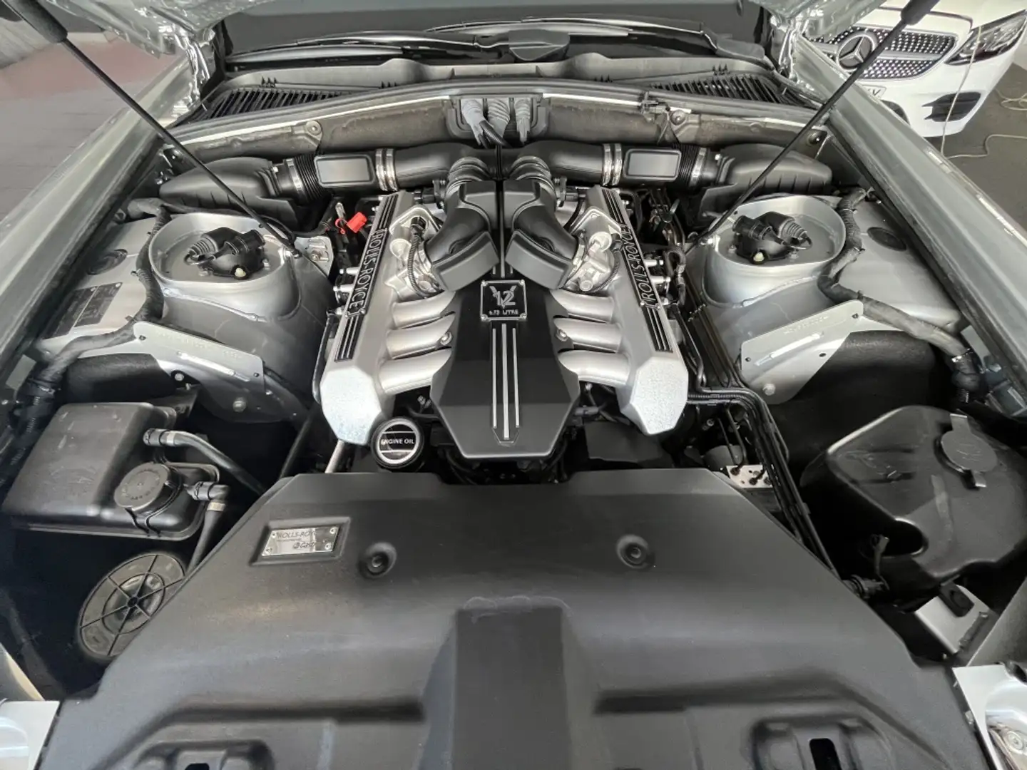 2005 Rolls-Royce Phantom, 15.000 km, Spanien — Foto 2 z 12