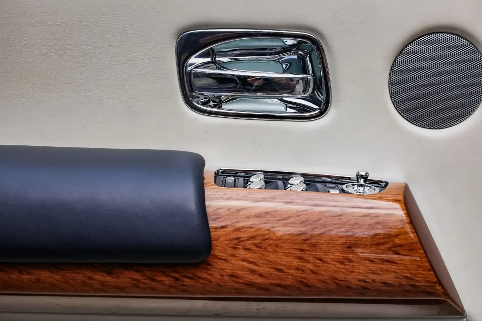 2011 Rolls-Royce Phantom, 45.000 km, Spanien — Foto 11 z 12