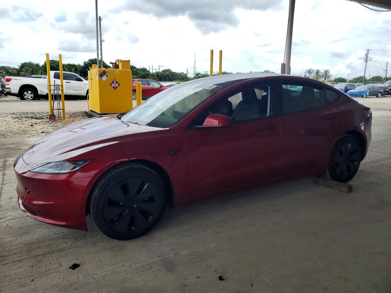2026 Tesla MODEL 3, rot, 842 km, Import USA — Foto 1 2026 Tesla MODEL 3, rot, 842 km, Import USA — Foto 1