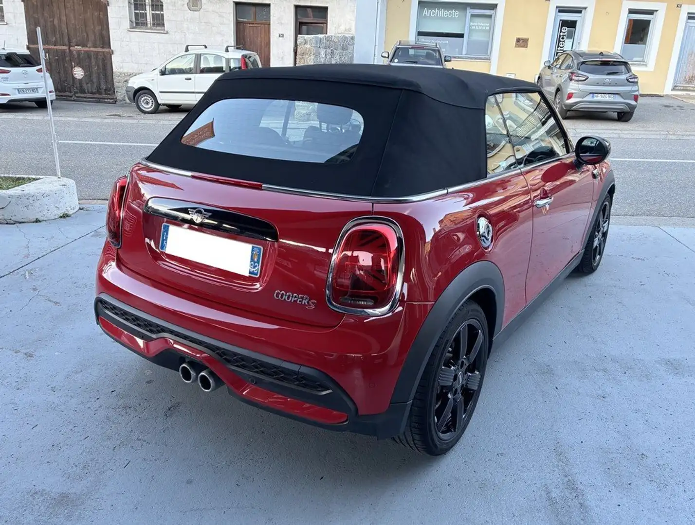 2023 MINI Cooper S Cabrio, 24.200 km, Francie — Foto 2 z 10