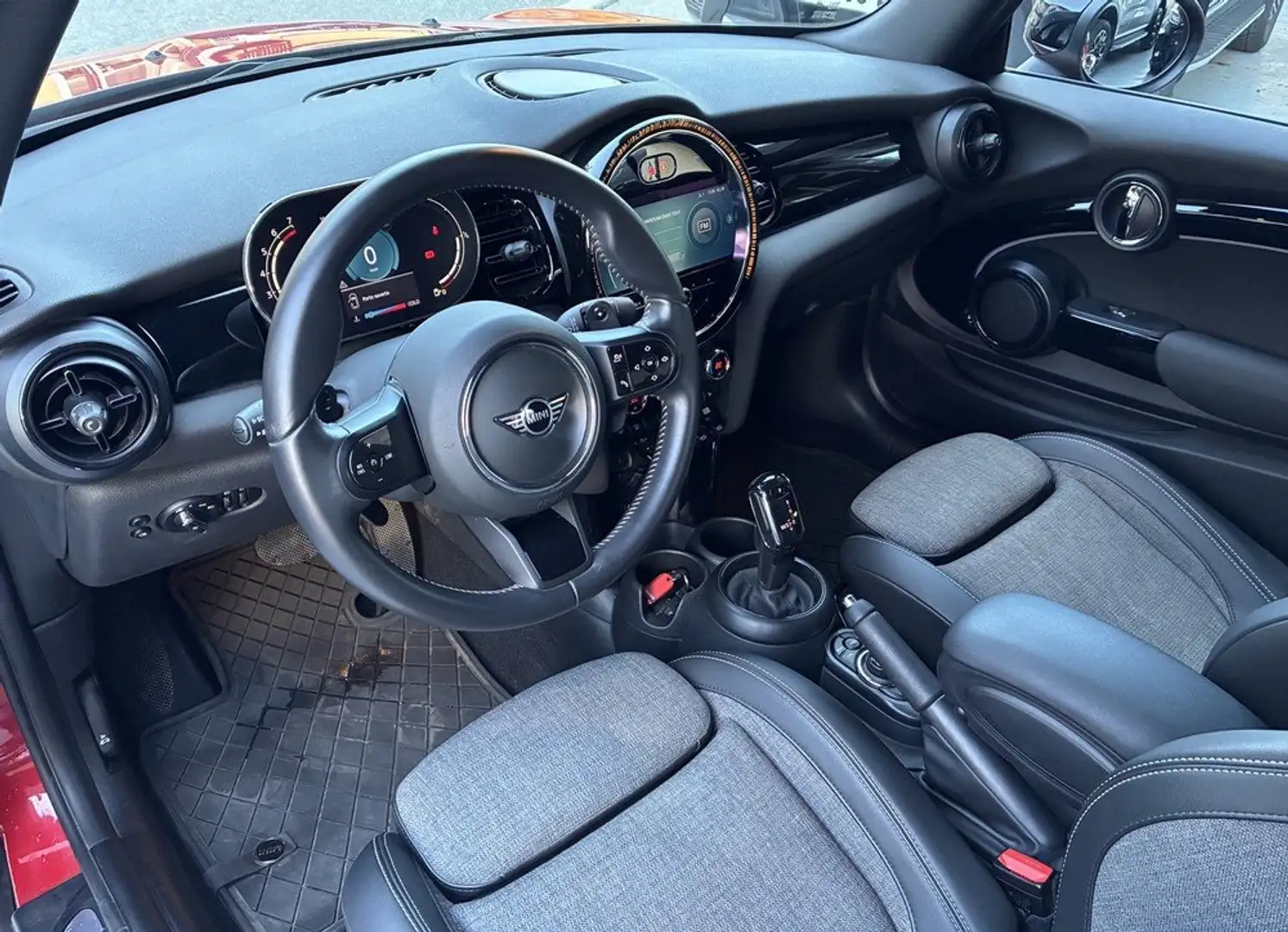 2023 MINI Cooper S Cabrio, 24.200 km, Francie — Foto 3 z 10