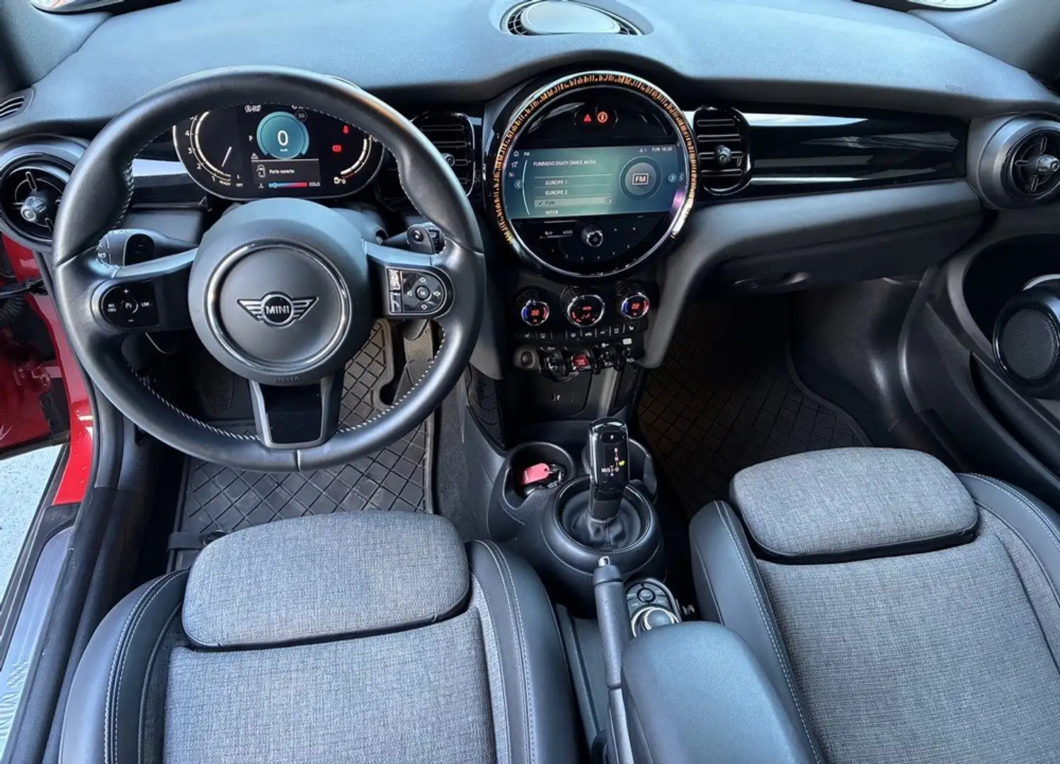 2023 MINI Cooper S Cabrio, 24.200 km, Francie — Foto 4 z 10