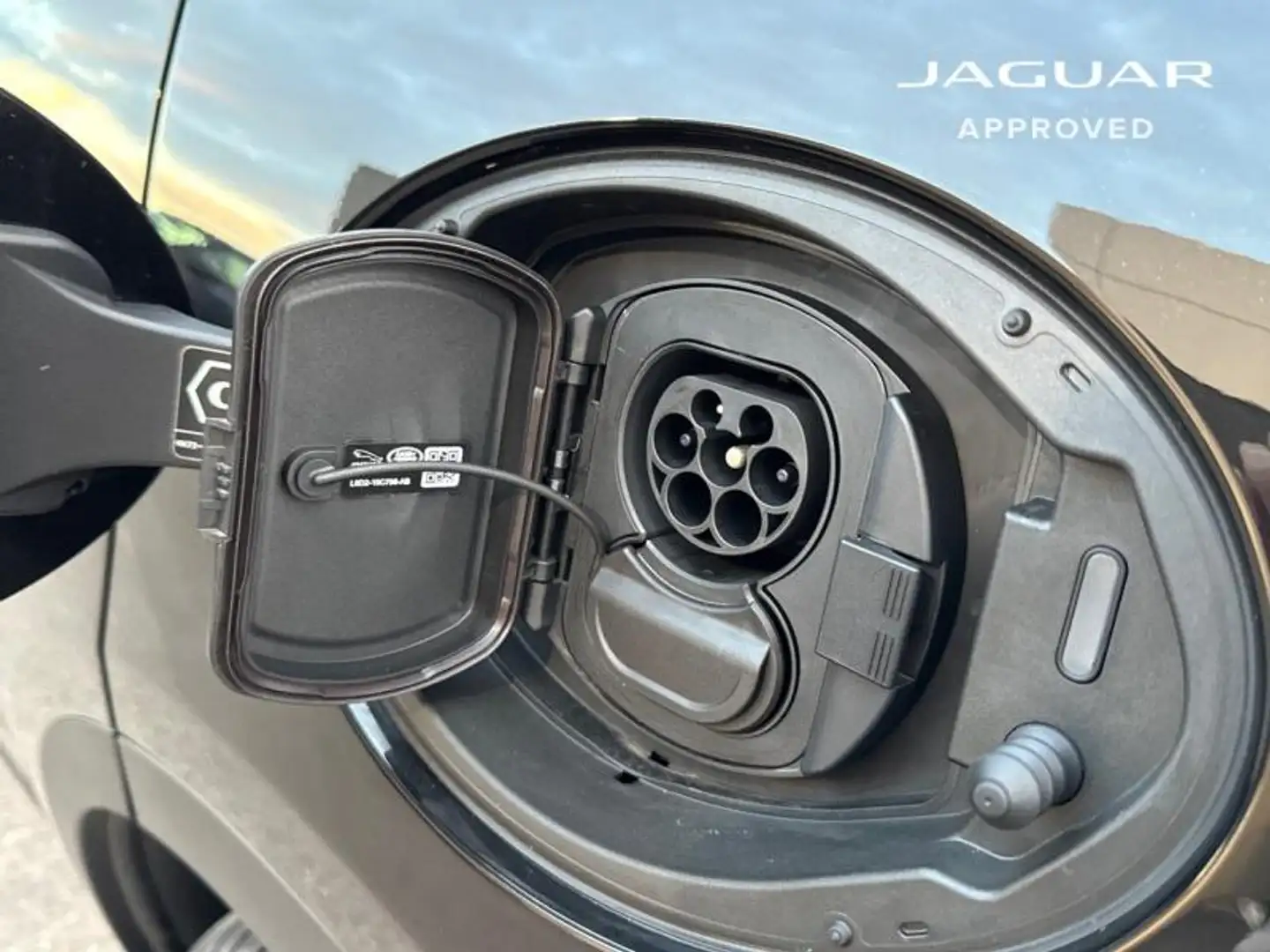 2023 Jaguar E-Pace, 17.780 km, Frankreich — Foto 7 z 12