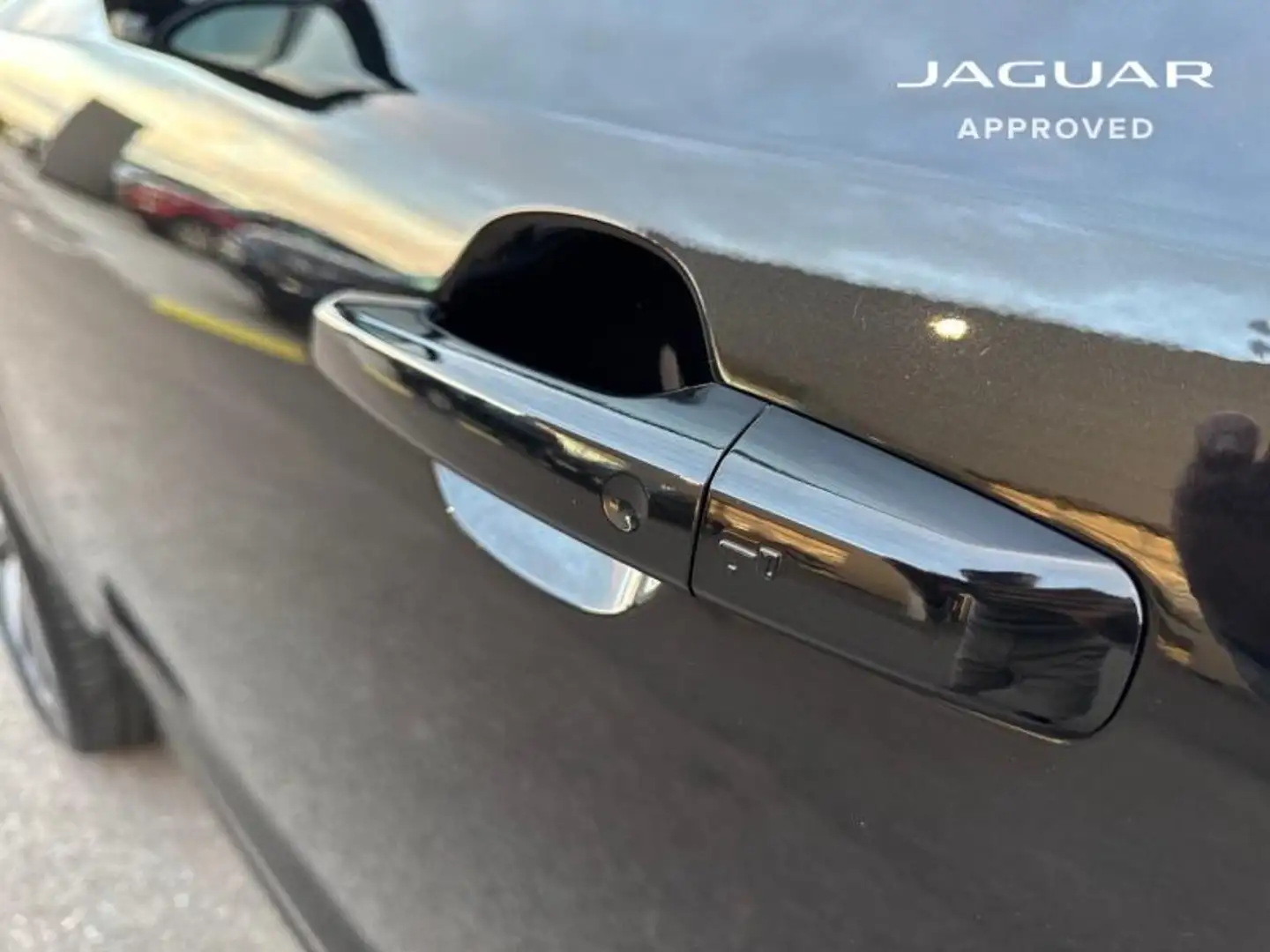 2023 Jaguar E-Pace, 17.780 km, Frankreich — Foto 8 z 12