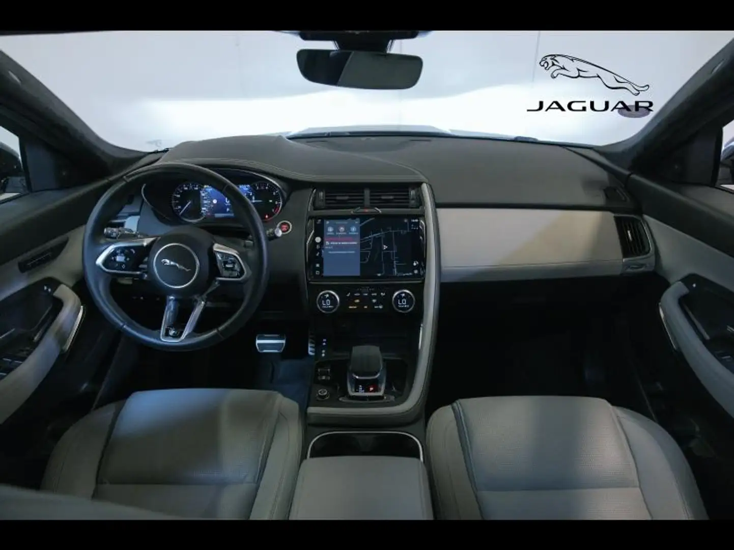 2022 Jaguar E-Pace, 32.000 km, Frankreich — Foto 12 z 12