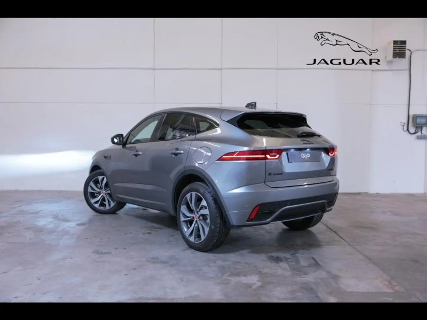 2022 Jaguar E-Pace, 32.000 km, Frankreich — Foto 4 z 12