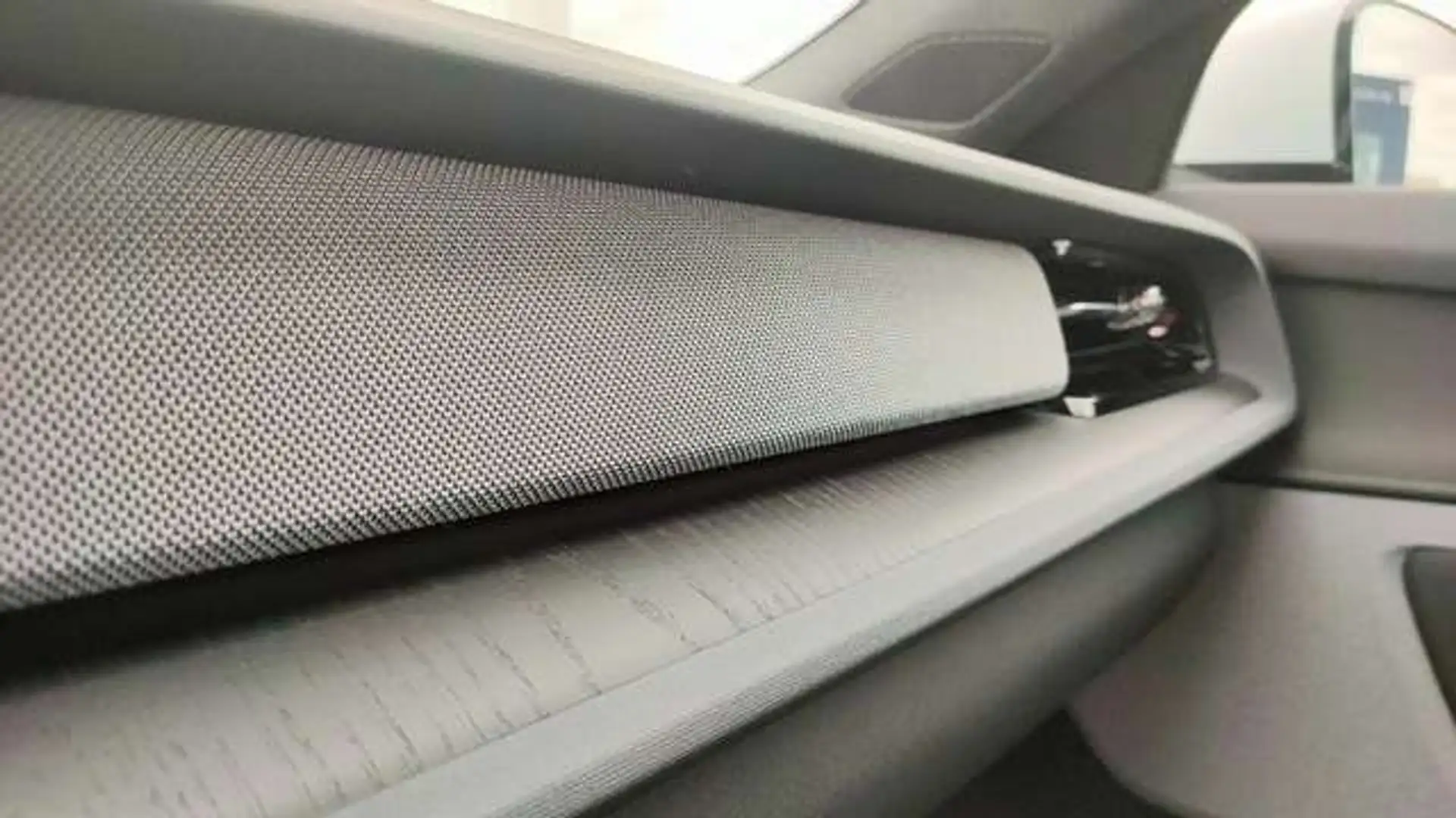2024 Polestar 2, 92.455 km, Frankreich — Foto 12 z 12