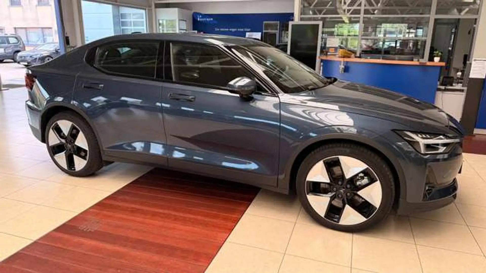 2022 Polestar 2, 63.973 km, Frankreich — Foto 2 z 12