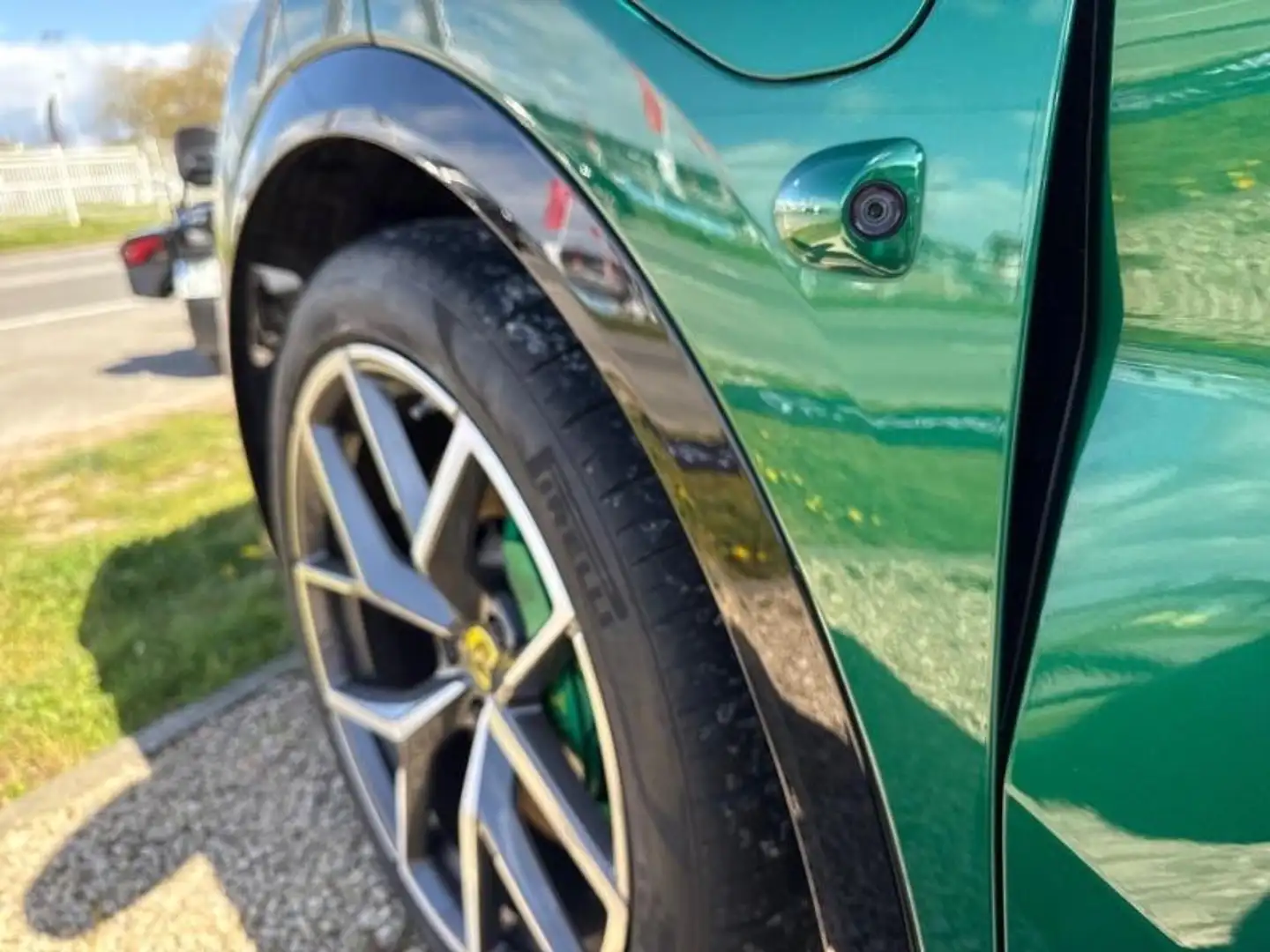 2024 Lotus Eletre, 16.776 km, Frankreich — Foto 7 z 12