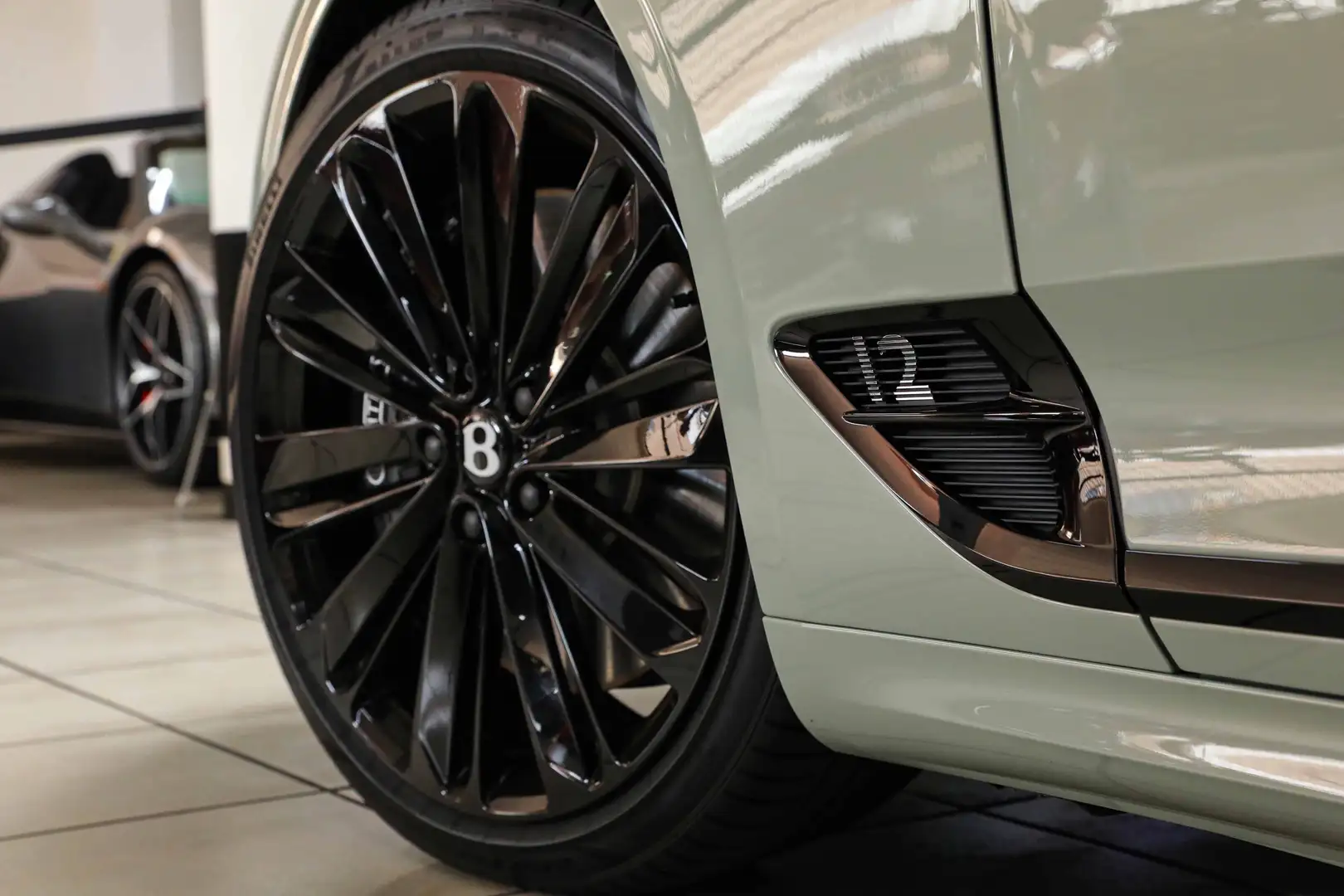 2023 Bentley Continental, schwarz, 19.800 km, Italien — Foto 7 z 12