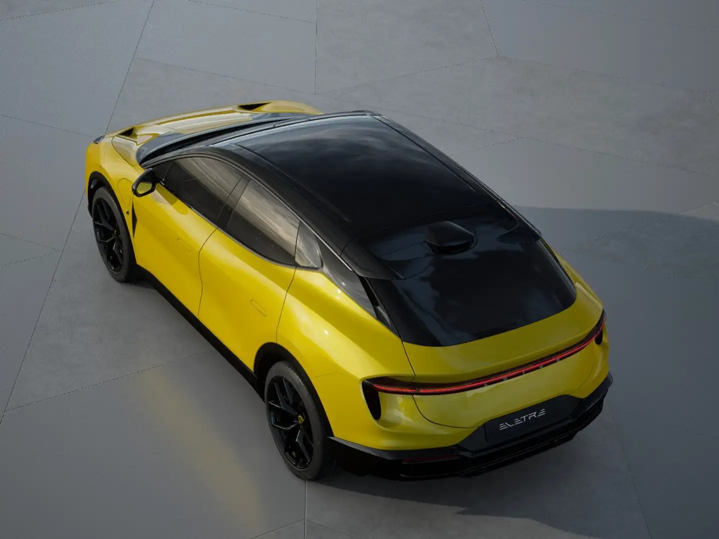 2025 Lotus Eletre, 2.100 km, Italien — Foto 2 z 8
