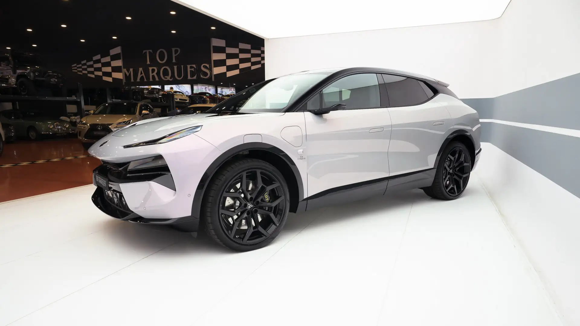 2025 Lotus Eletre, 110 km, Italien — Foto 1