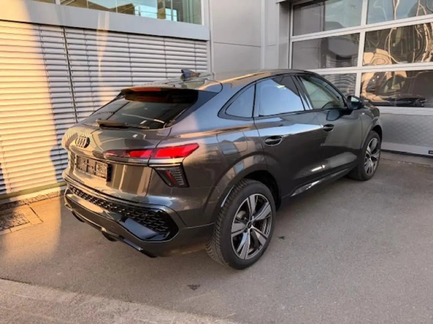 2026 Audi Q3, 8.000 km, Luxemburg — Foto 3 z 7