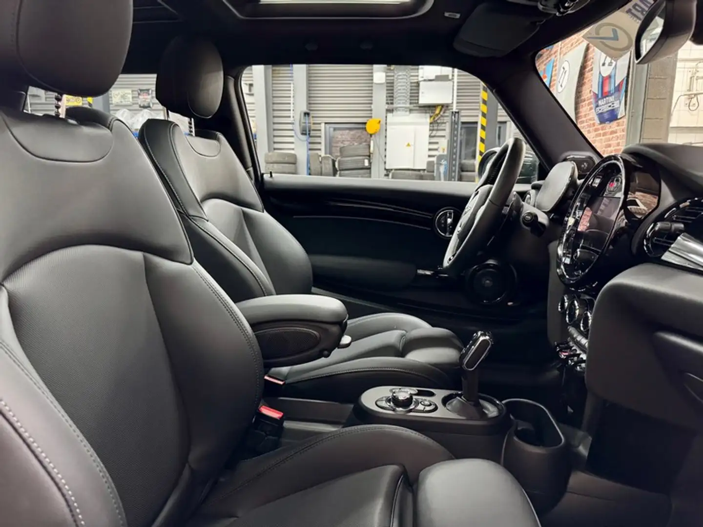 2023 MINI John Cooper Works, 11.305 km, Luxemburg — Foto 8 z 8