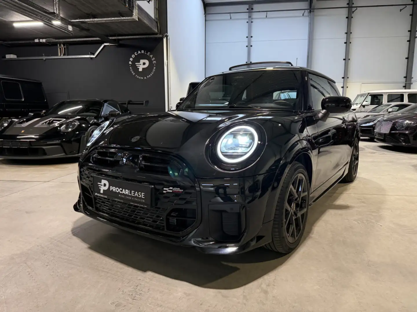 2024 MINI Cooper, 12.800 km, Lucembursko — Foto 1