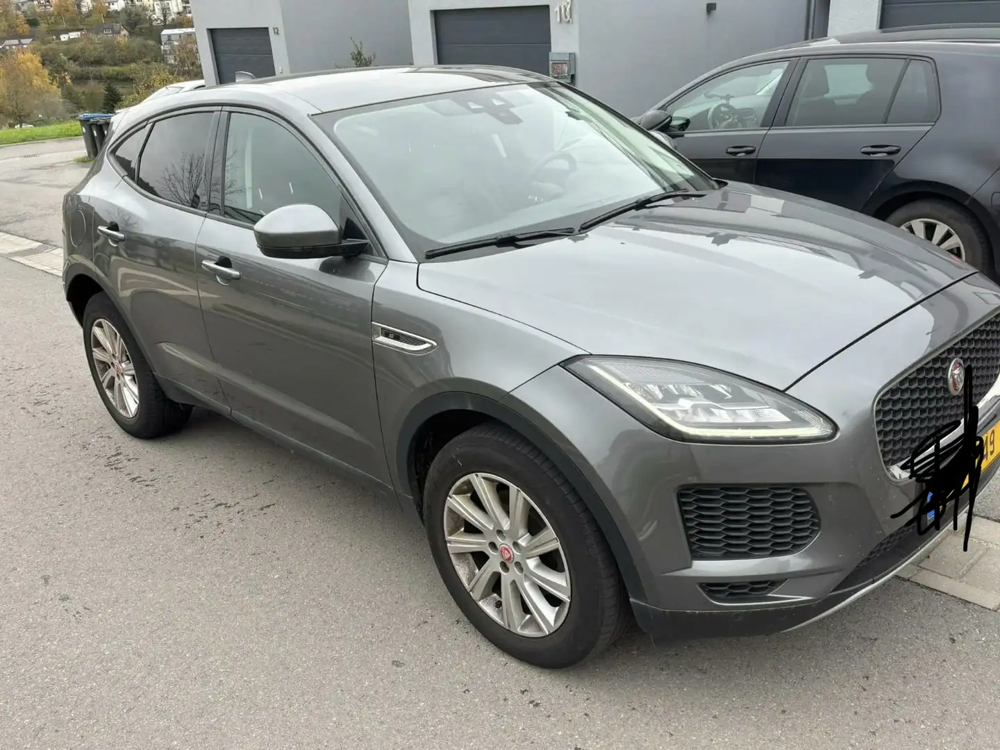 2020 Jaguar E-Pace, 137.365 km, Luxemburg — Foto 2 z 5