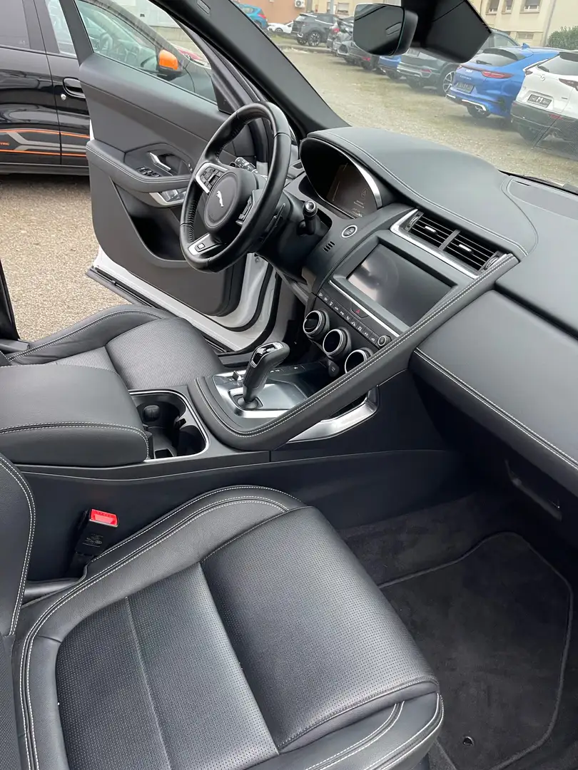 2019 Jaguar E-Pace, 97.000 km, Luxemburg — Foto 5 z 6