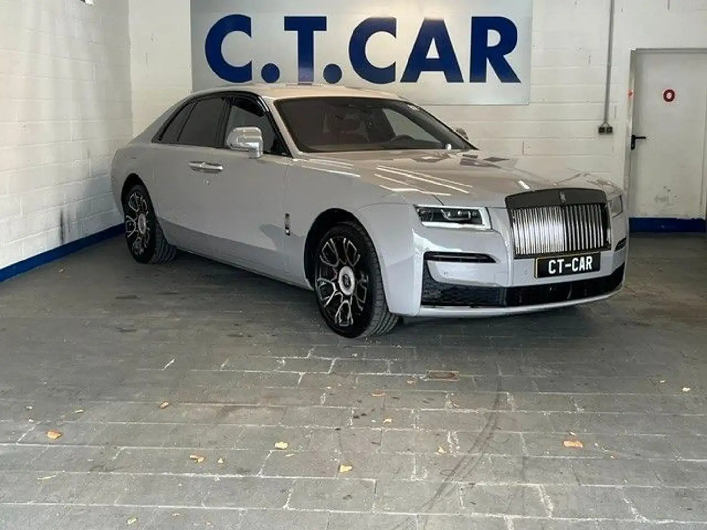2023 Rolls-Royce Ghost, schwarz, 4.984 km, Luxemburg — Foto 1