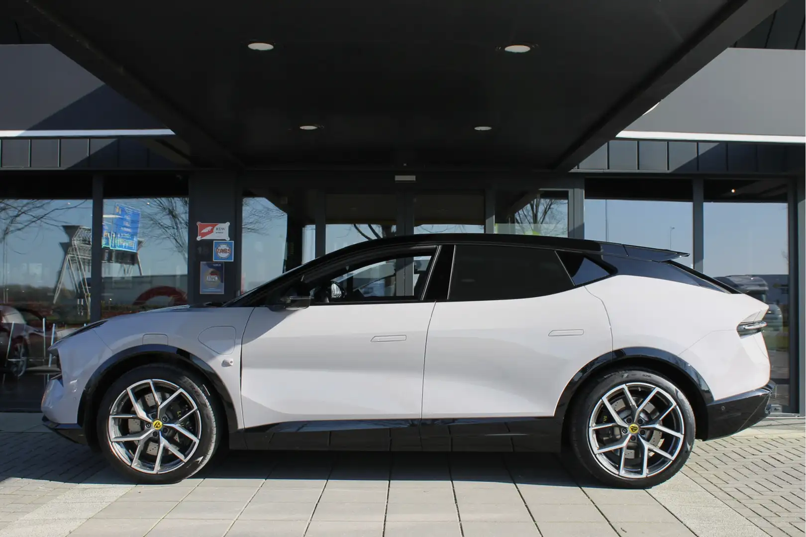 2023 Lotus Eletre, 55.279 km, Niederlande — Foto 9 z 12