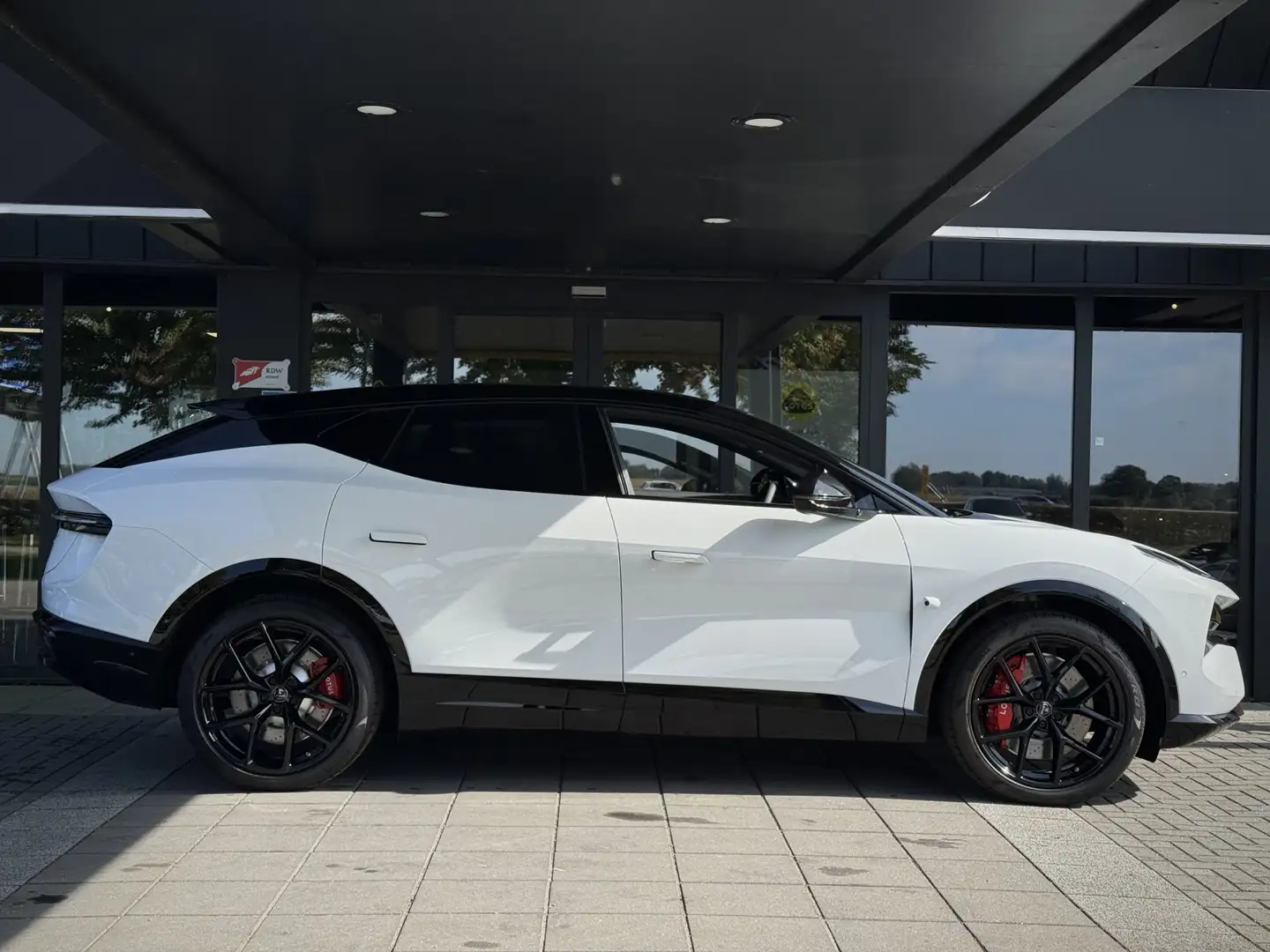 2025 Lotus Eletre, 14 km, Niederlande — Foto 4 z 12
