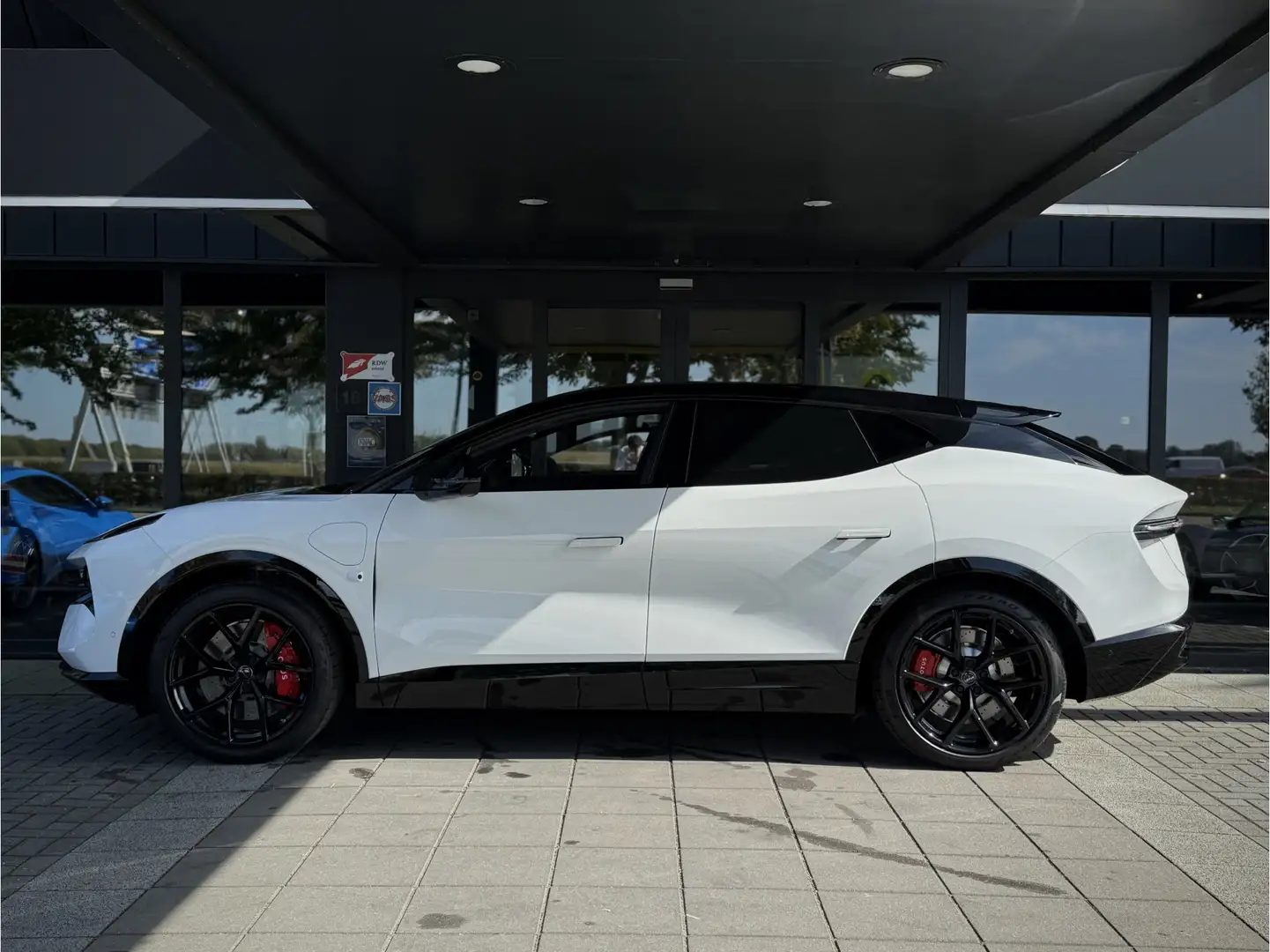 2025 Lotus Eletre, 14 km, Niederlande — Foto 8 z 12