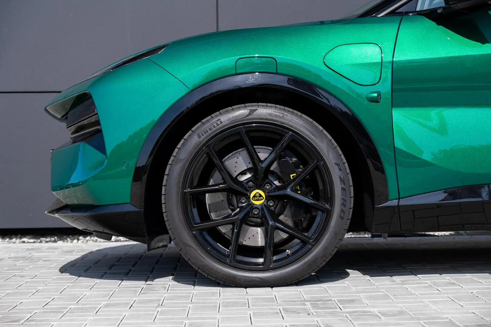 2024 Lotus Eletre, 14.450 km, Niederlande — Foto 6 z 12
