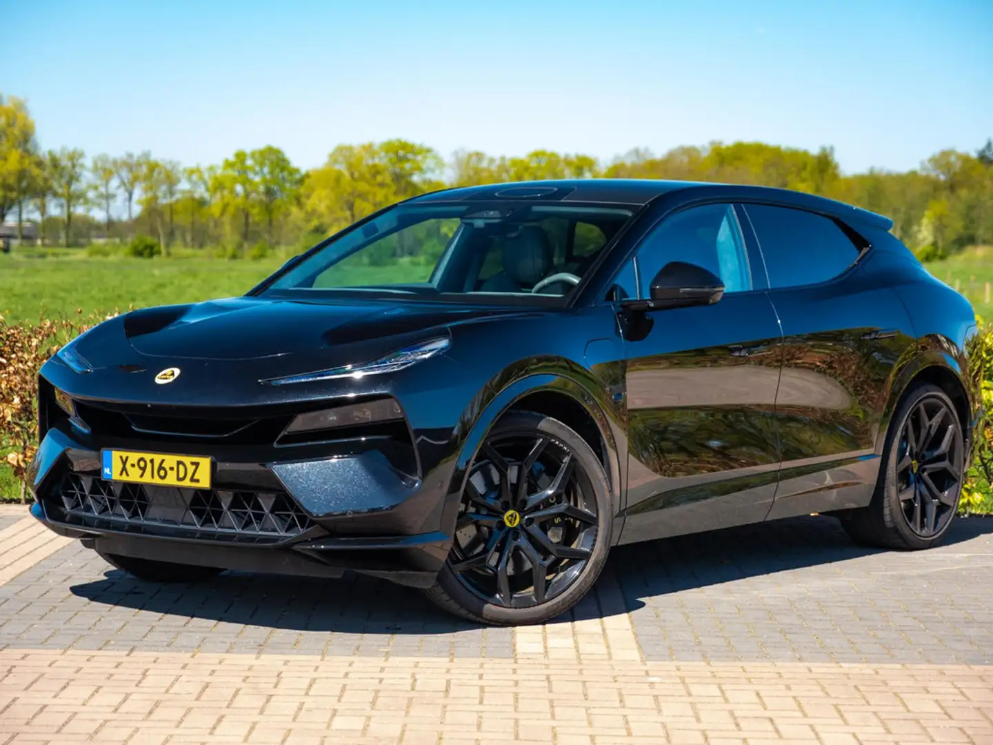 2023 Lotus Eletre, 27.000 km, Niederlande — Foto 2 z 12