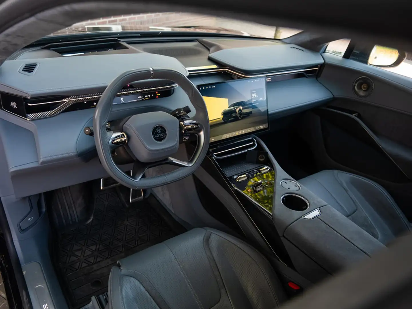 2023 Lotus Eletre, 27.000 km, Niederlande — Foto 8 z 12