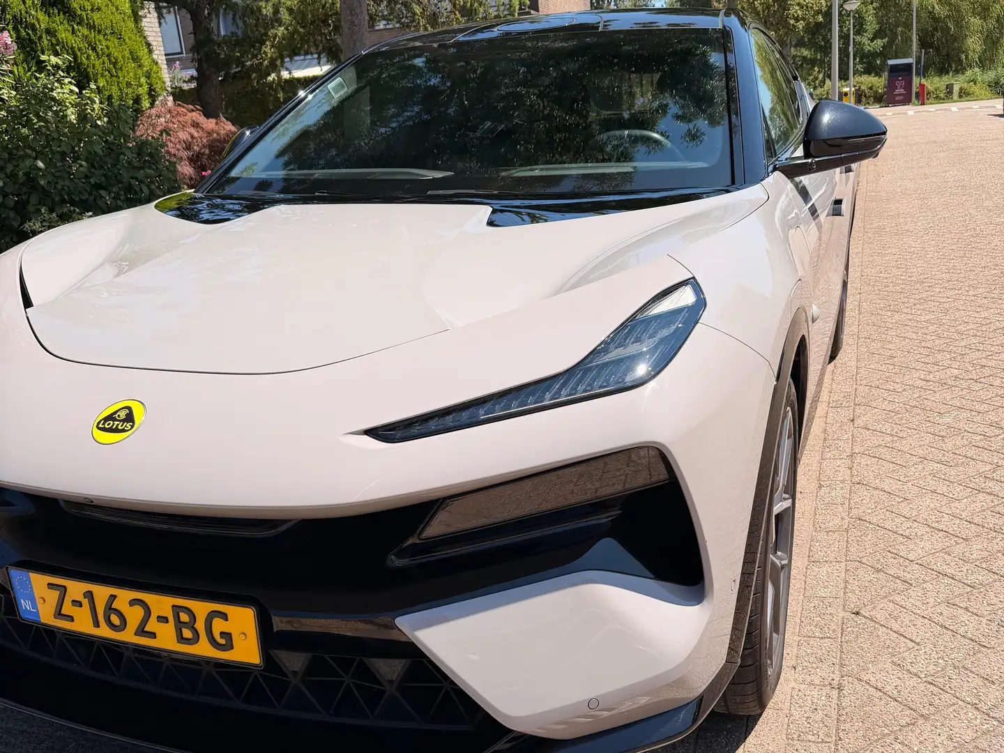 2024 Lotus Eletre, 23.800 km, Niederlande — Foto 2 z 8