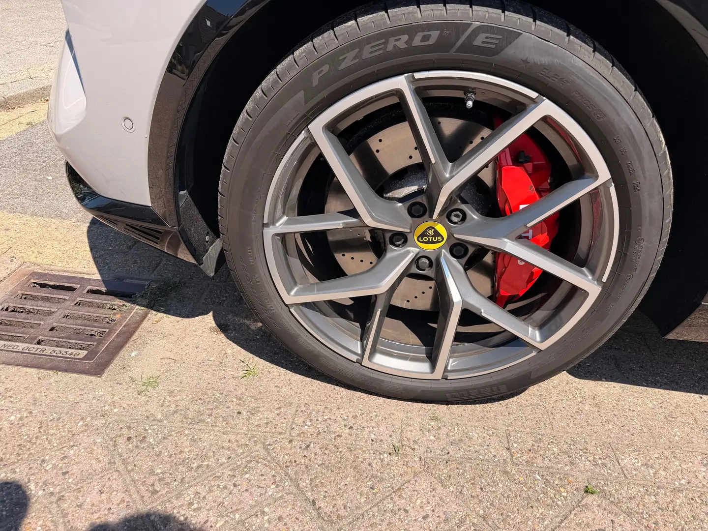 2024 Lotus Eletre, 23.800 km, Niederlande — Foto 7 z 8