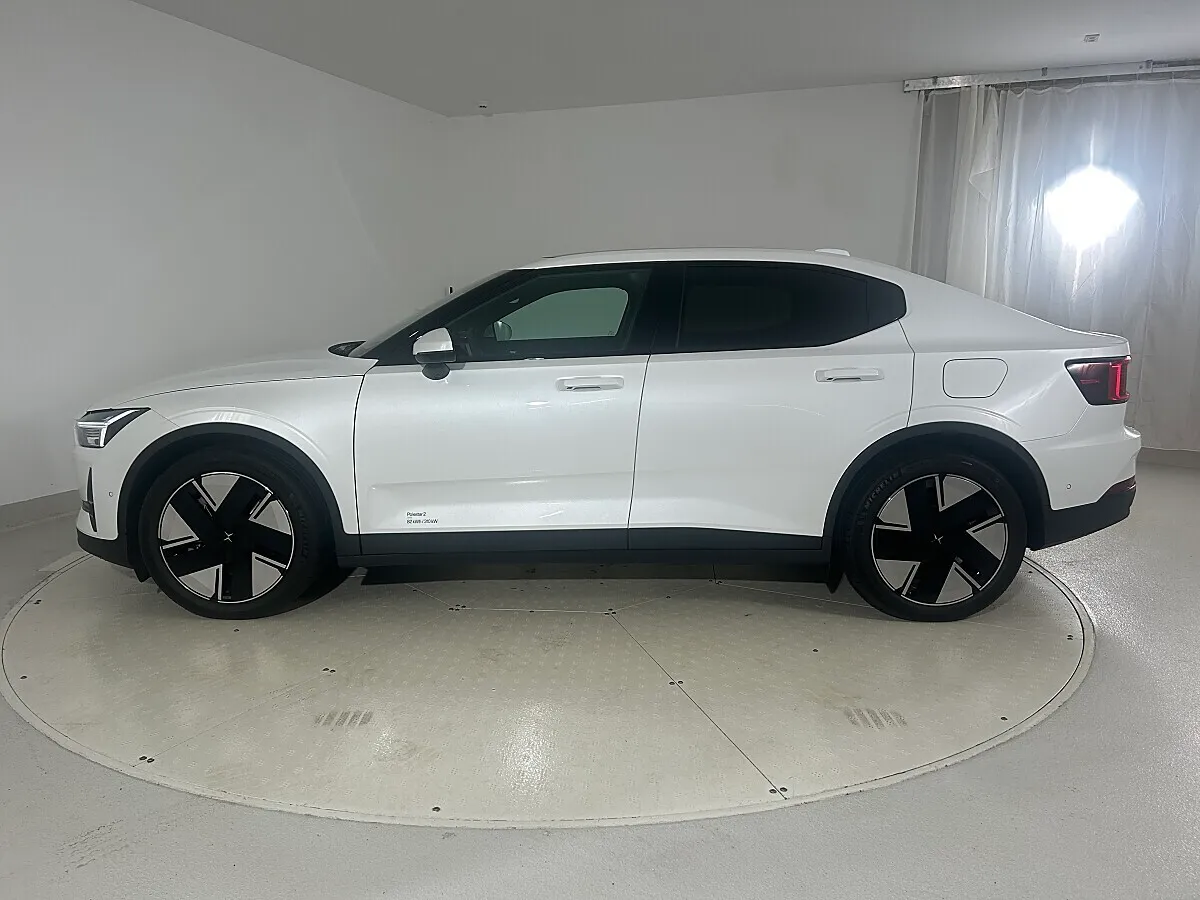 2026 Polestar 2, 5.000 km, Rakousko — Foto 2 z 3