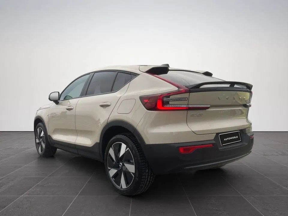 2025 Volvo C40, 6.000 km, Rumänien — Foto 3 z 22