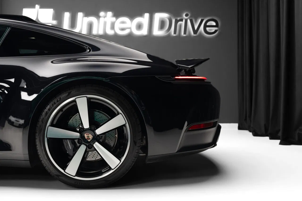 2024 Porsche 992, 3.200 km, Rumänien — Foto 9 z 36