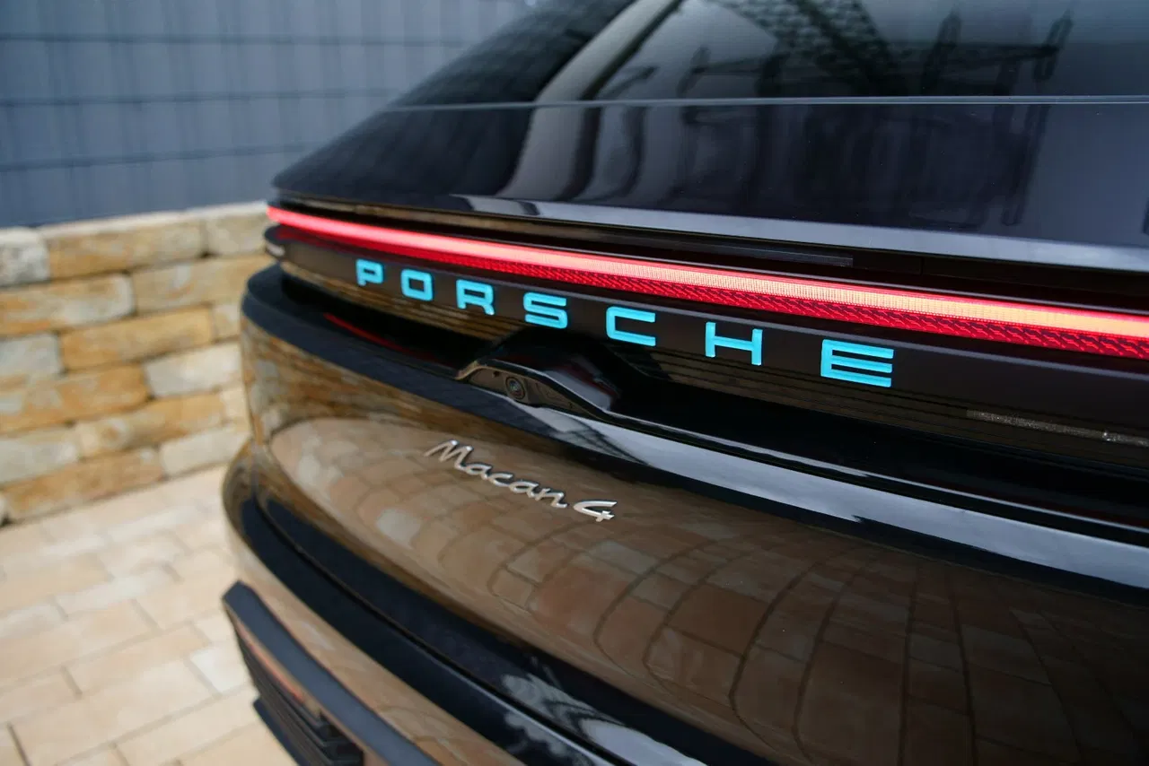 2025 Porsche Macan, 18.999 km, Rumänien — Foto 9 z 21