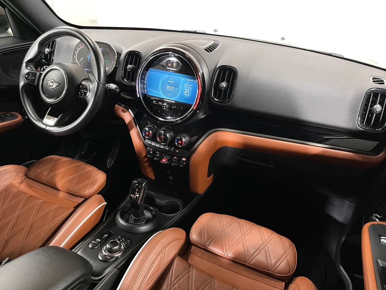 2022 MINI John Cooper Works, 124.295 km, Rumänien — Foto 8 z 28